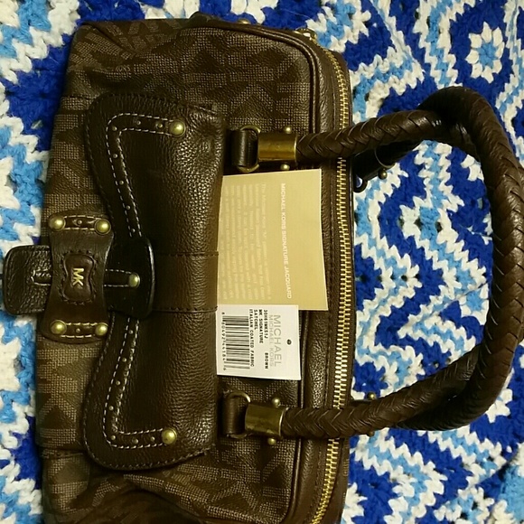 SALE!!!!!!Michael Kors signature satchel - Picture 8 of 8